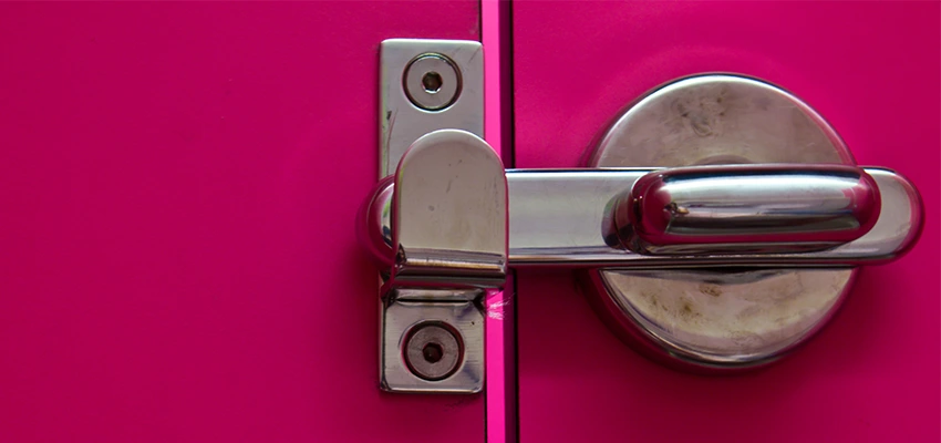 Childproof Gate Lock in Chicago, Illinois