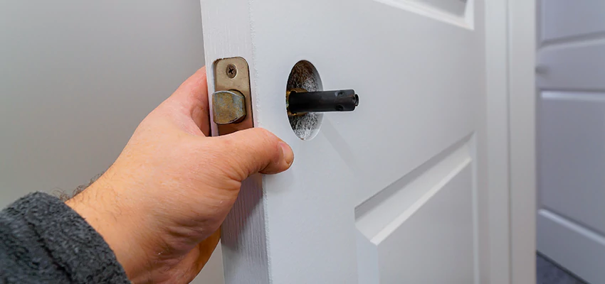 Nighttime Locksmith For Lock Repair in Chicago, IL