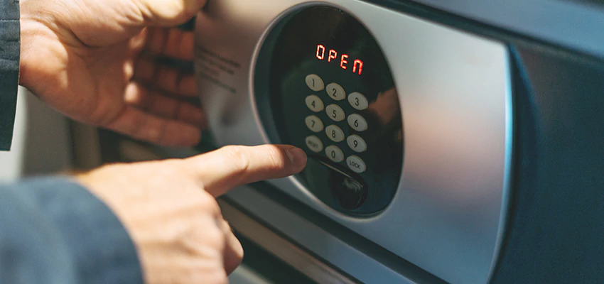 Cash Safe Openers in Chicago, Illinois