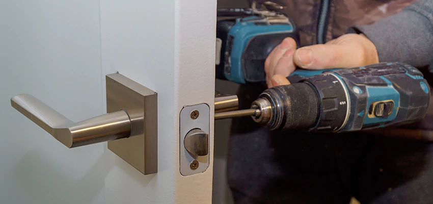 Broken Door Handle Lock Repair in Chicago, Illinois