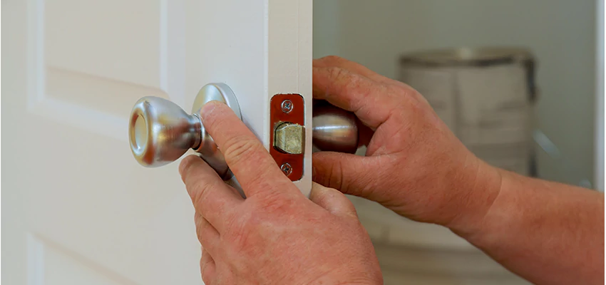 AAA Locksmiths For lock Replacement in Chicago, Illinois